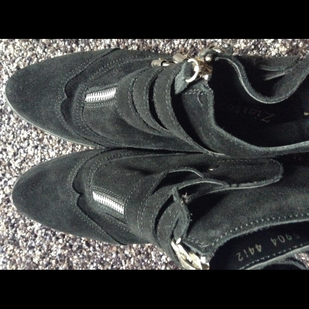 NIB Triple Buckle Booties - Picture 5 of 8